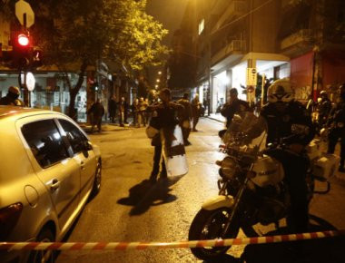 EKTΑΚΤΟ: Πληροφορίες για συμπλοκή και πυροβολισμούς στην οδό Μπενάκη